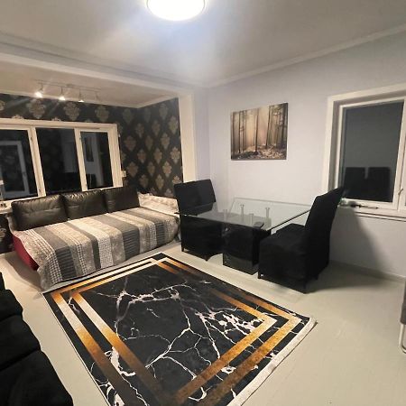 Ledig Rom,Hus,Hostel Til Utleie 7 Km Fra オスロ エクステリア 写真
